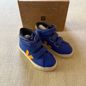 New Veja Toddler  Small Esplar Mid ChromeFree Leather Sneakers